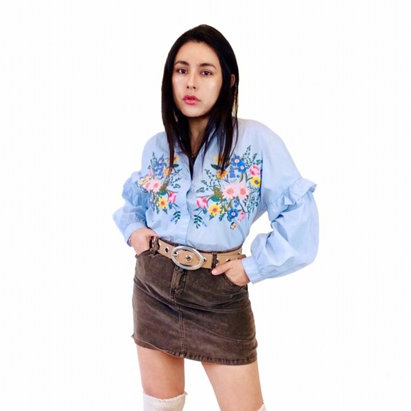 [Sold] Topshop embroidered poet sleeves tee - Picture 2 of 4